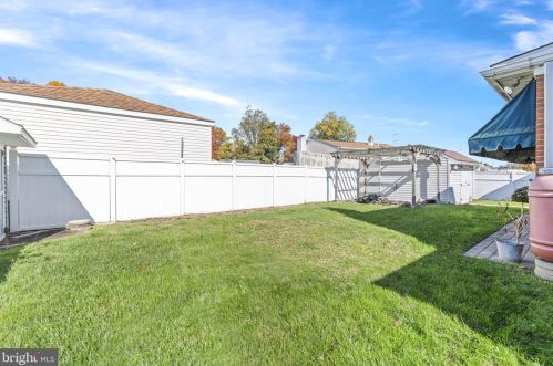 2213 Downing Ln, Wilmington DE  19804-3612 exterior