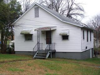 1015 Avalon Rd, Greensboro, NC 27401-4230