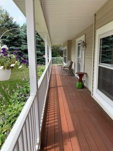 107 Wind Sail Ct, Random Lake, WI 53075-1670