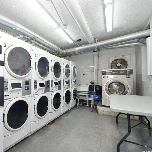 1040 Neilson St, Far Rockaway NY  11691-5047 exterior