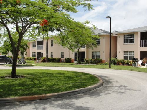 240 10th St, Delray Beach FL  33444-4048 exterior