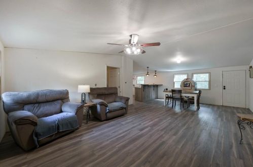 16501 Williams Rd, Conroe TX 77303-3496 exterior