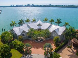 100 Warbler Ln, Sarasota, FL 34236-1610