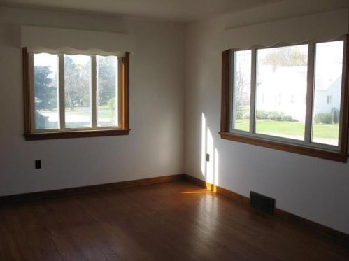 519 Newmyer Ave, South Connellsville, PA 15425-4553
