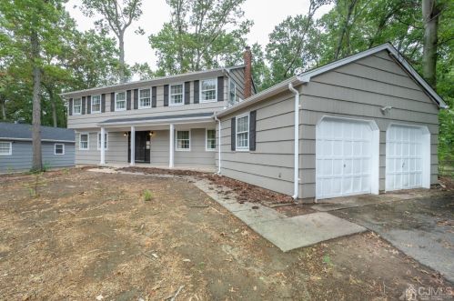 14 Hardenburg Ln, East Brunswick, NJ 08816-2628