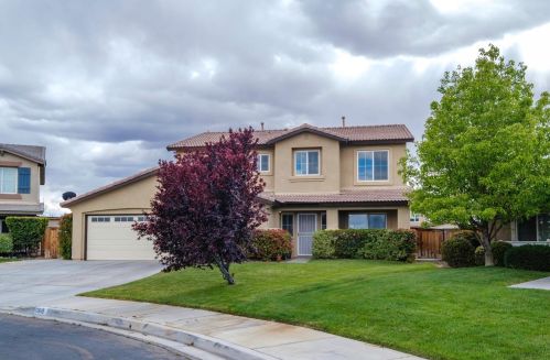13610 Adele St, Victorville, CA 92392-8923