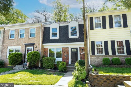 2003 Mayflower Dr, Woodbridge, VA 22192-2322
