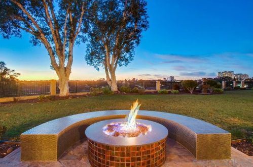 7060 Dennison St, San Diego CA 92122-2431 exterior