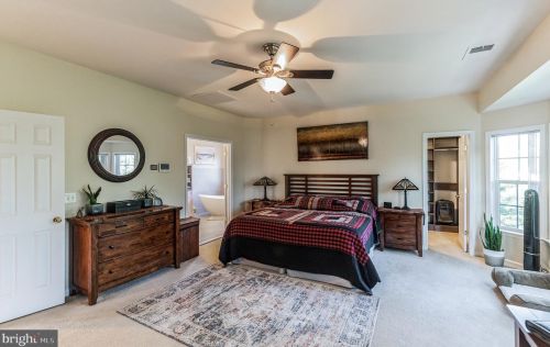 15575 Kelley Farm Ct, Woodbridge VA  22193-5784 exterior