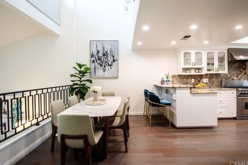 4 Bermuda Ct, Manhattan Beach CA  90266-7240 exterior