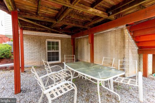 6249 Oakland Dr, Woodbridge VA  22193-7017 exterior