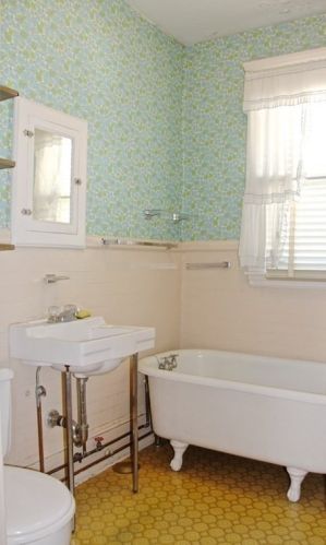 262 Church St, New Bedford MA 02745-5102 exterior