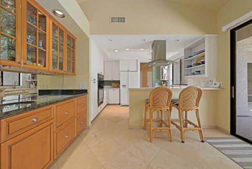 10111 Lakeview Dr, Rancho Mirage CA  92270-1474 exterior