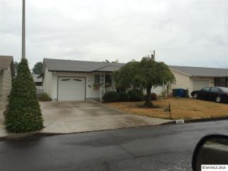 1573 King Way, Woodburn, OR 97071-2740