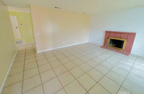 686 Wisteria Ave, Rialto CA  92376 exterior