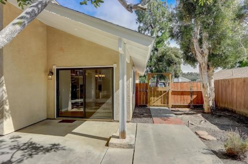 3577 Durham Cir, Oceanside CA  92056-4903 exterior