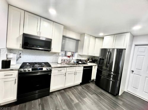 62 Upper Rainbow Trl, Parsippany NJ  07834-3320 exterior