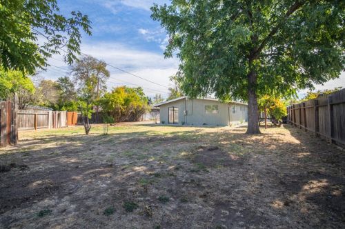 3845 Centinella Dr, North Highlands CA  95660-3701 exterior