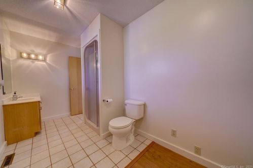 5 Bramble Bush Dr, Niantic CT  06357-1802 exterior