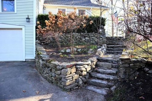 3 Emery Ln, Dover, NH 03820-5011