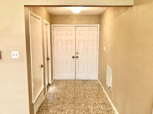 10410 Doering Ln, Austin TX  78750-1609 exterior