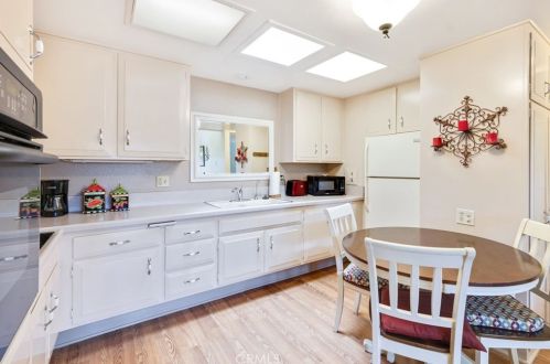 13361 El Dorado Dr, Seal Beach CA  90740-6801 exterior