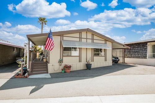 6238 Beachcomber Dr, Long Beach, CA 90803-2303