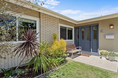 4749 Elder Ave, Seal Beach, CA 90740-3002