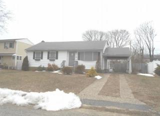 167 Wagon Ln, South Setauket, NY 11720-2531
