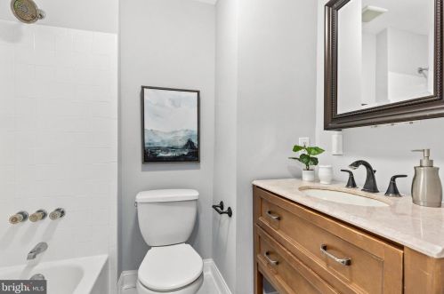 629 18th St, Washington DC  20002-7209 exterior