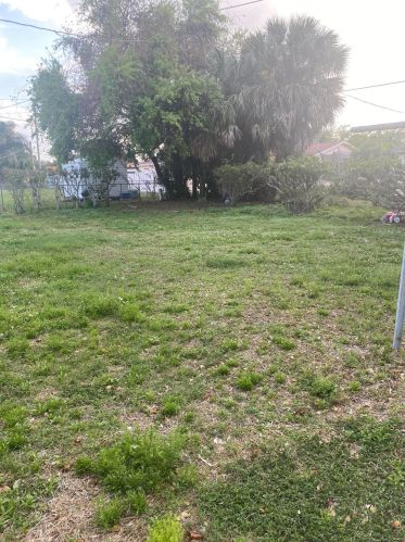 1487 Mangonia Dr, West Palm Beach FL  33401-2421 exterior