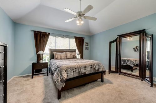 1704 Kingston Ln, Lewisville TX  75028-7307 exterior
