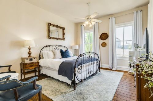 1701 21st St, Galveston TX 77550-4606 exterior