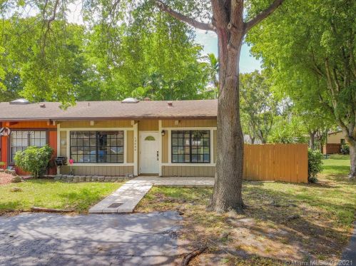 13464 102nd Ln, Miami, FL 33186-2886