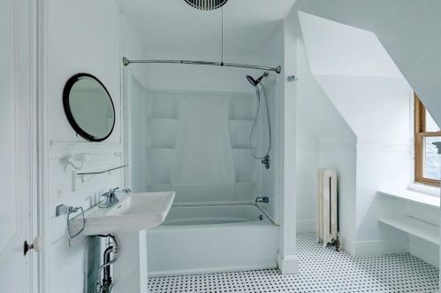 465 Rochambeau Ave, Providence RI 02906-1908 exterior