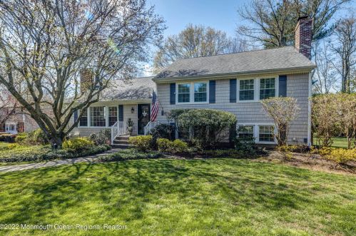 361 Dwight Rd, Middletown NJ  07748-3074 exterior