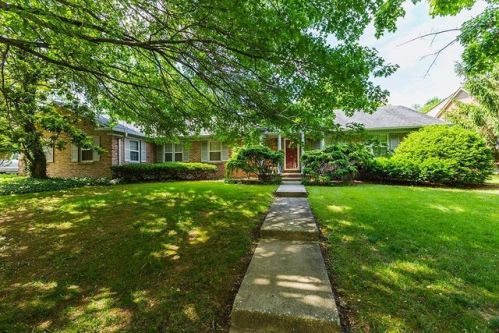 2072 Lakeside Dr, Lexington, KY 40502-3027