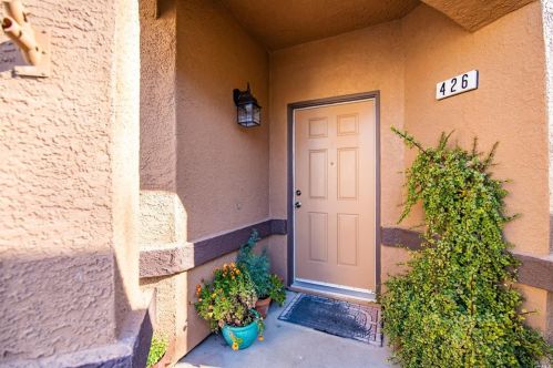 426 La Esperanza Dr, Liberty Farms, CA 95620-3039