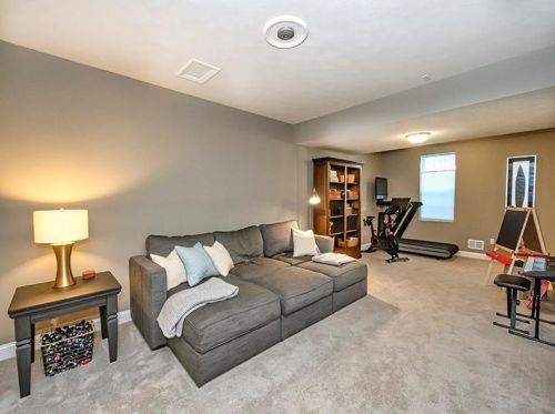 121 Windermere Ct, Canonsburg PA  15317-3671 exterior