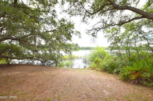 3234 Lodge Dr, Sunny Hills, FL 32428-5657