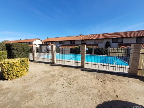 16780 Green Tree Blvd, Victorville, CA 92395-5613