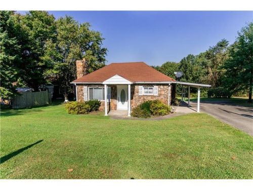 173 Bennington Rd, Hopwood, PA 15445-2224