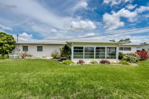 314 Hollywood St, Lehigh Acres FL  33936-5336 exterior