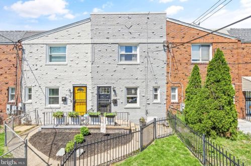 136 35th St, Washington, DC 20019-7421