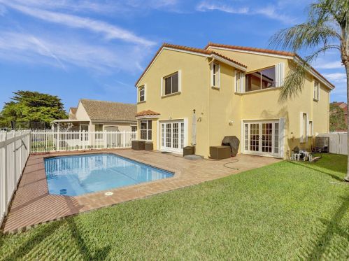 1282 192 Ave, Hollywood FL 33029-5823 exterior