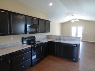 104 Dunlap Dr, Georgetown KY  40324-8516 exterior