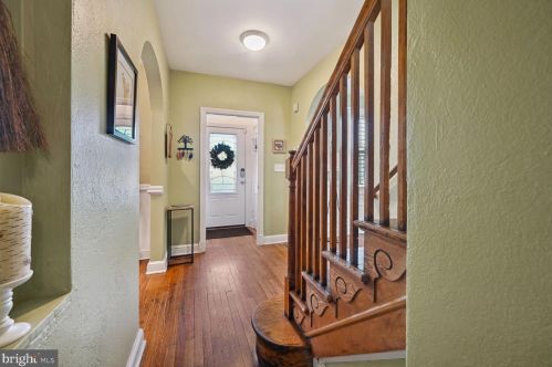 4229 Meade St, Washington, DC 20019-1951
