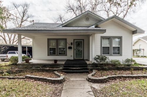 615 Avenue J, Crowley, LA 70526-4511