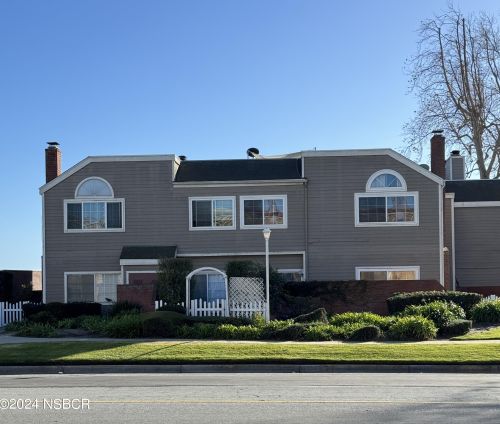 2453 Country Ln, Santa Maria, CA 93455-1682