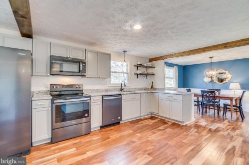 912 Marshall Dr, Leesburg, VA 20176-2442